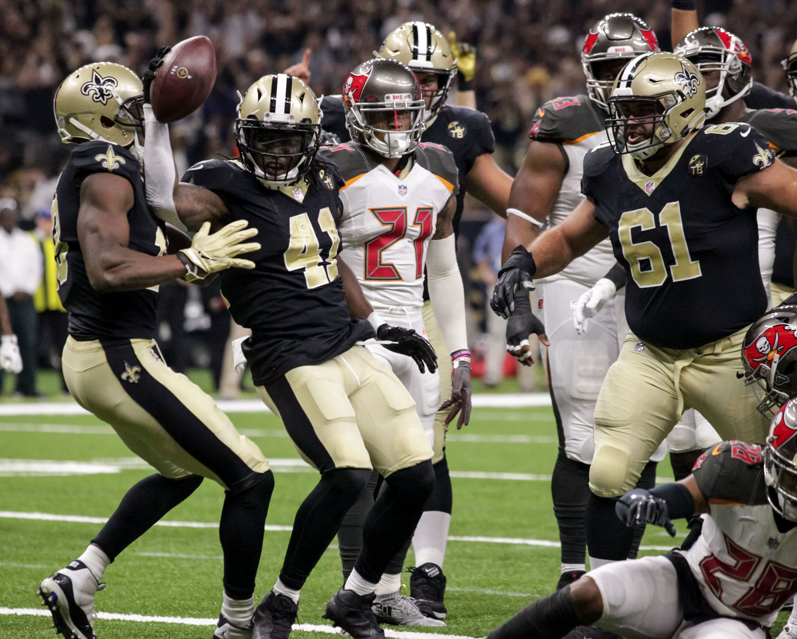 saintsbucs1816.091018.jpg